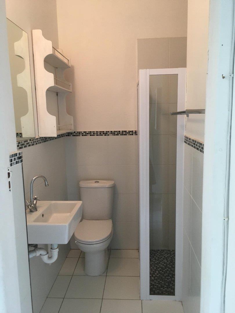 2 Bedroom Property for Sale in Vredehoek Western Cape